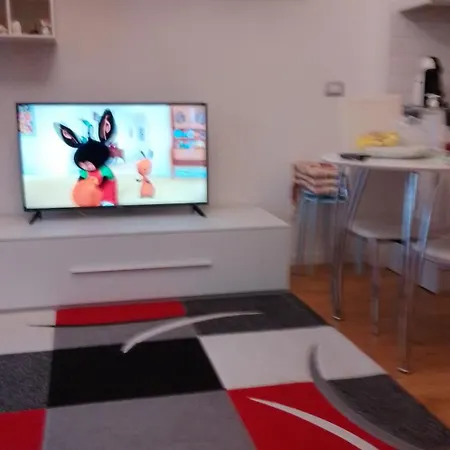 アパート Loft Moderno Zona 8 ミラノ